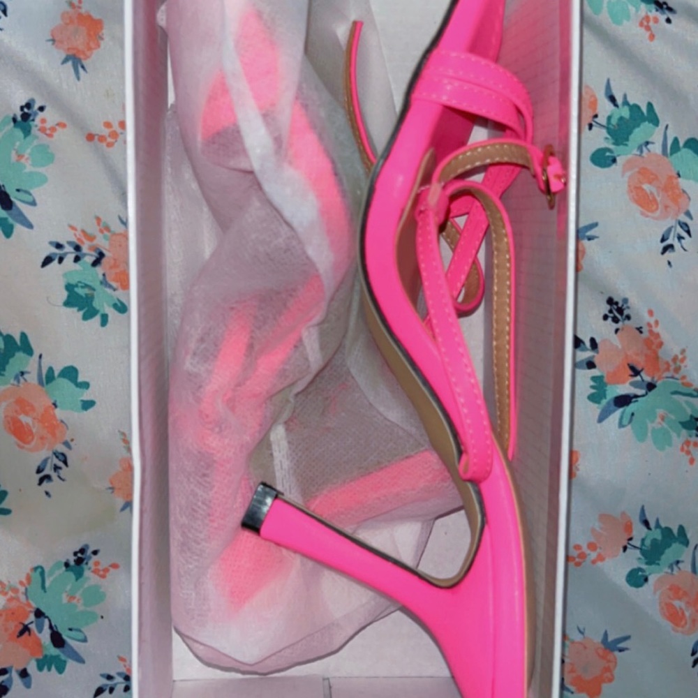HOT PINK LOW SANDALS